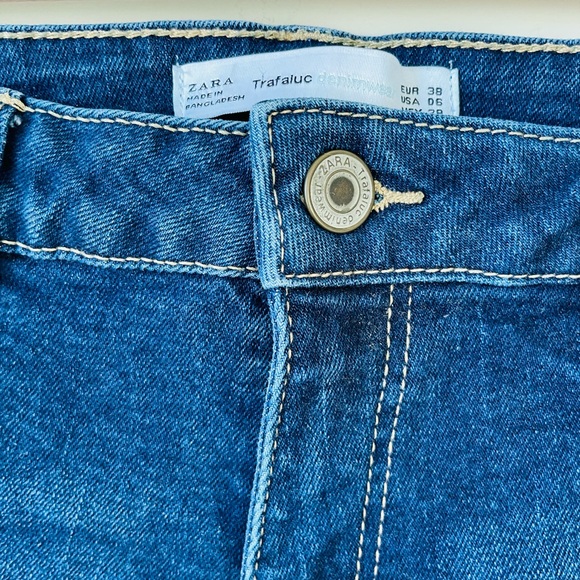ZARA Trafaluc Dark Wash Denim Roll Hem Shorts - Picture 3 of 8